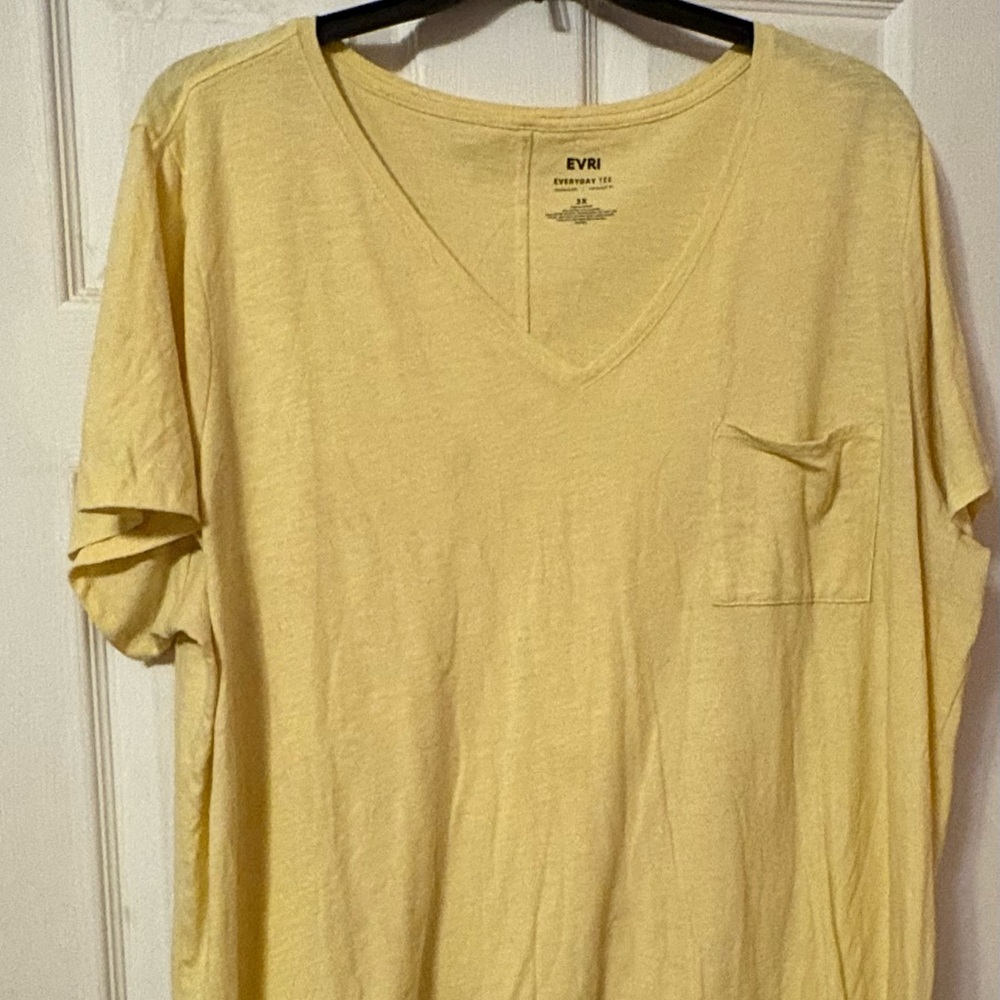 Evri size 3X short sleeve yellow top.